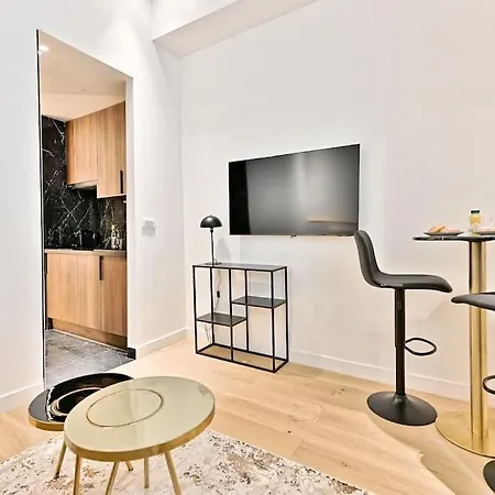 Chic Au Centre Du Sentier - Ii Apartment