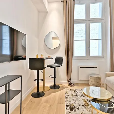 Chic Au Centre Du Sentier - Ii Apartment