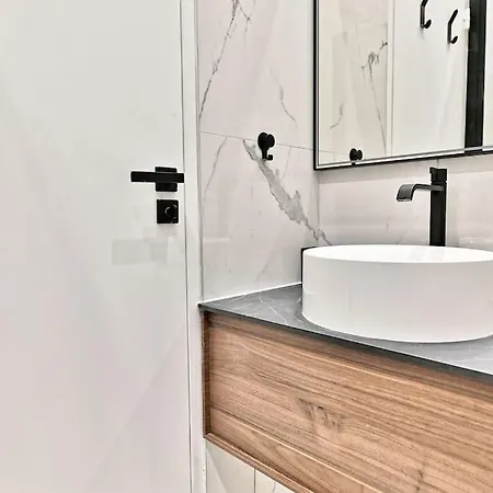 Апартаменты Chic Au Centre Du Sentier - Ii *